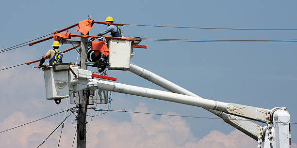 Best Electrical Maintenance Services  in Oelwein, IA